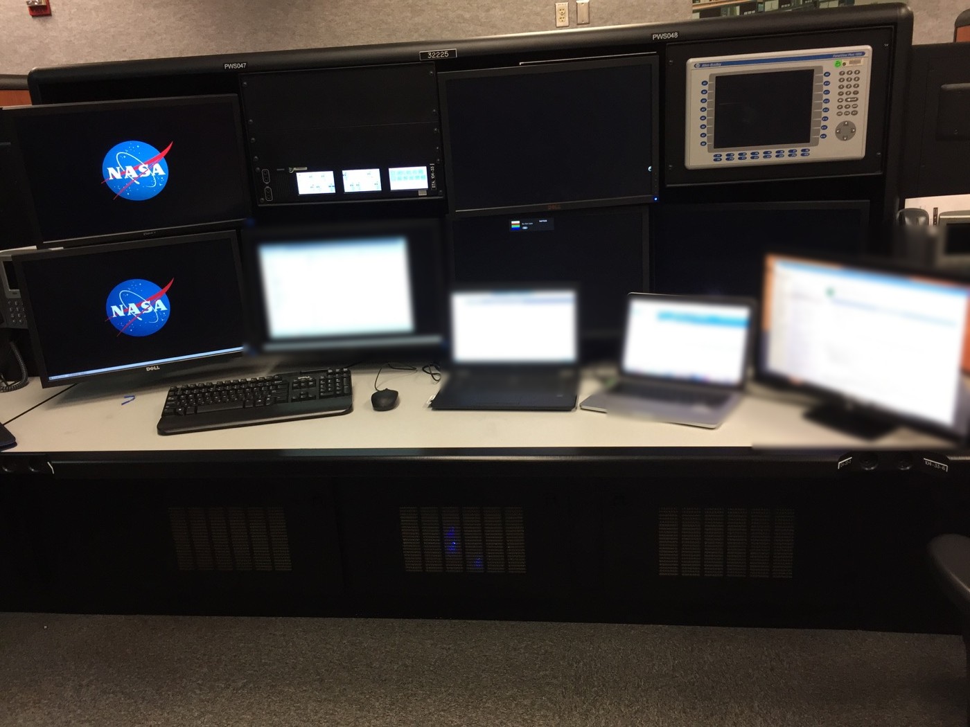 Multi-screen systems engineering console